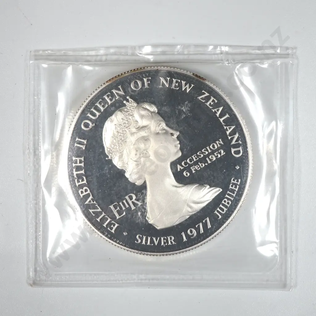 1977 New Zealand Proof Dollar Coin  Image 1++