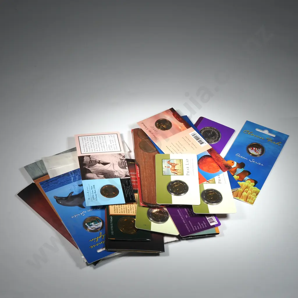 Assorted Lot of Approx 20 Australian UNC One Dollar Coins Image 1++