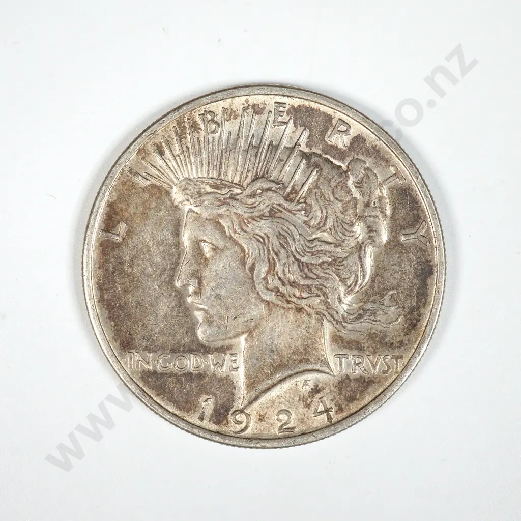 1924 United States of America Liberty Silver Dollar  Image 1++