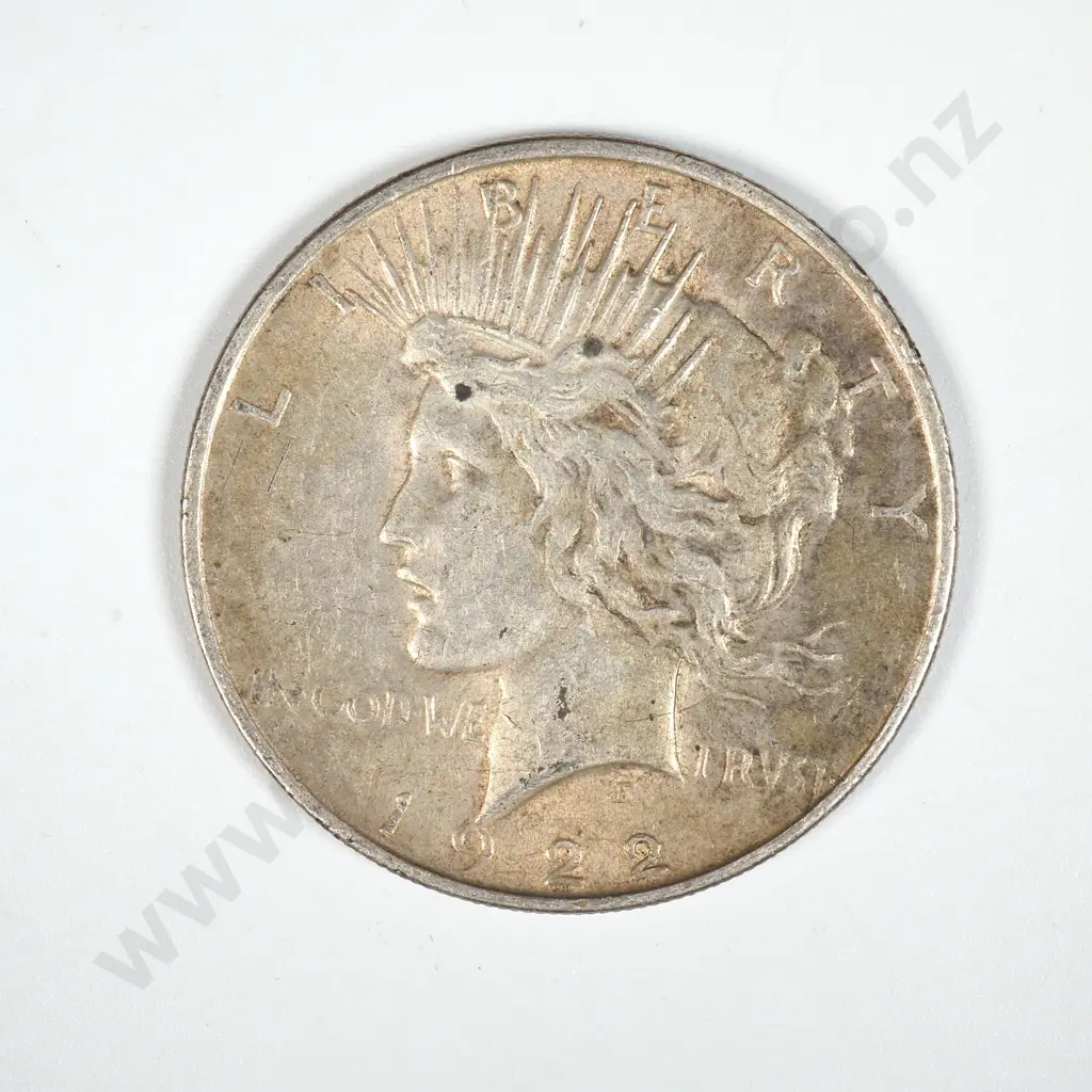 1922 United States of America Liberty Silver Dollar  Image 1++