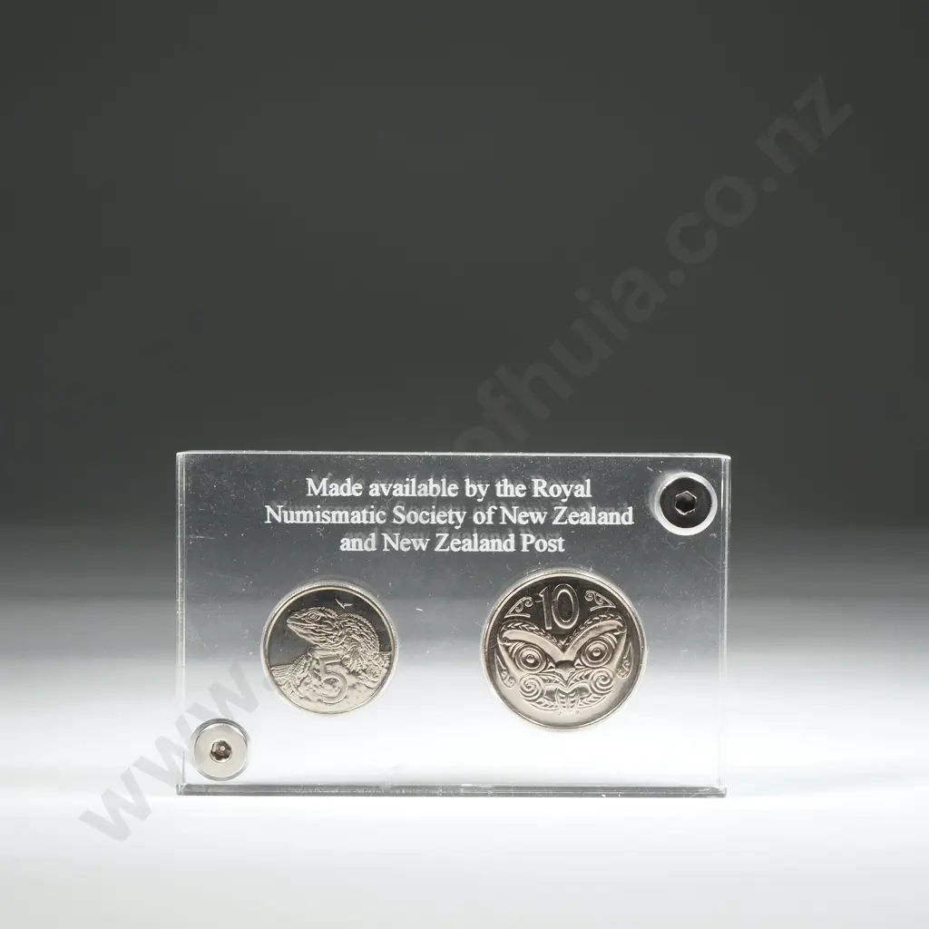 2004/2005 New Zealand Five & Ten Cent Coins in Royal Numismatic Society of New Zealand & New Zealand Post Plastic Holder Image 1++