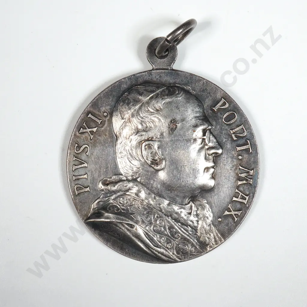Untested SIlver Pope Medallion  Image 1++