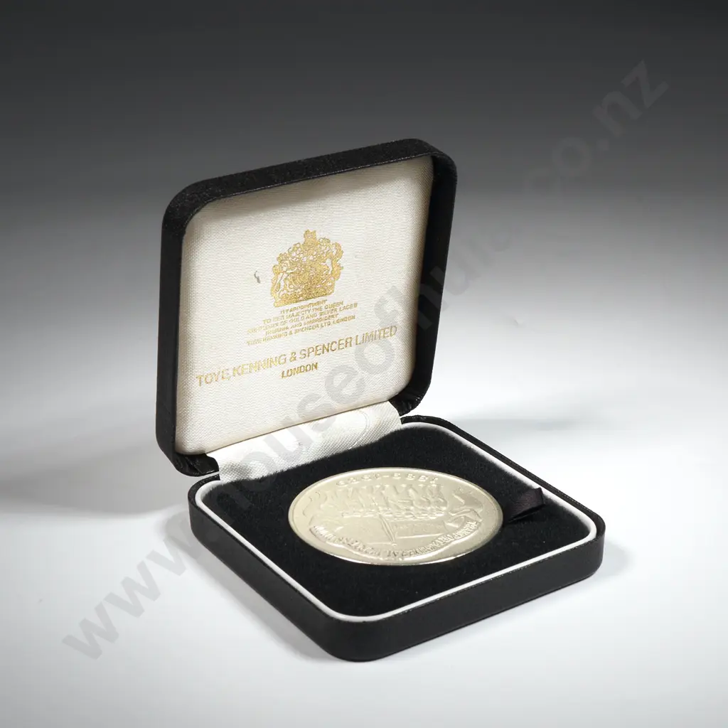 Transport General Workers Union Cased Medallion  Image 1++