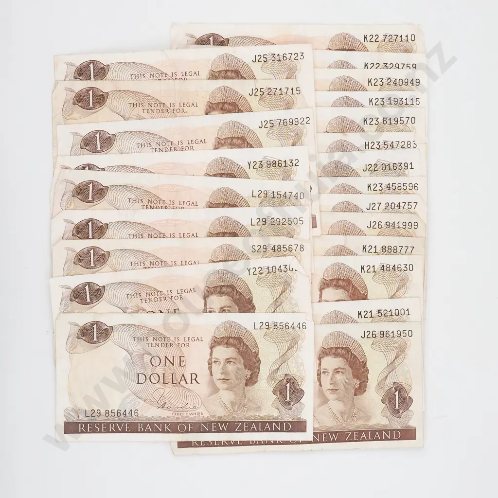 23 New Zealand One Dollar Hardie Banknotes - Circulated  Image 1++