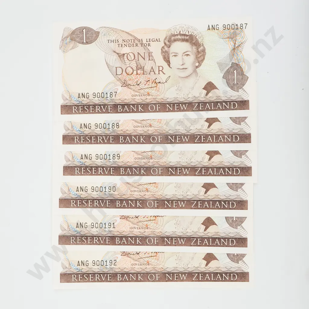 Six Consecutive New Zealand One Dollar Brash banknotes - AUNC (Slight Centre Crease)  Image 1++