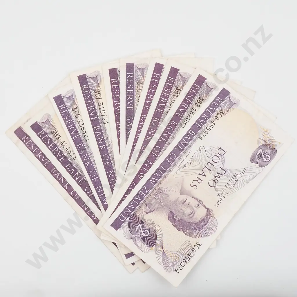11 New Zealand Two Dollar Hardie Banknotes - Circulated  Image 1++