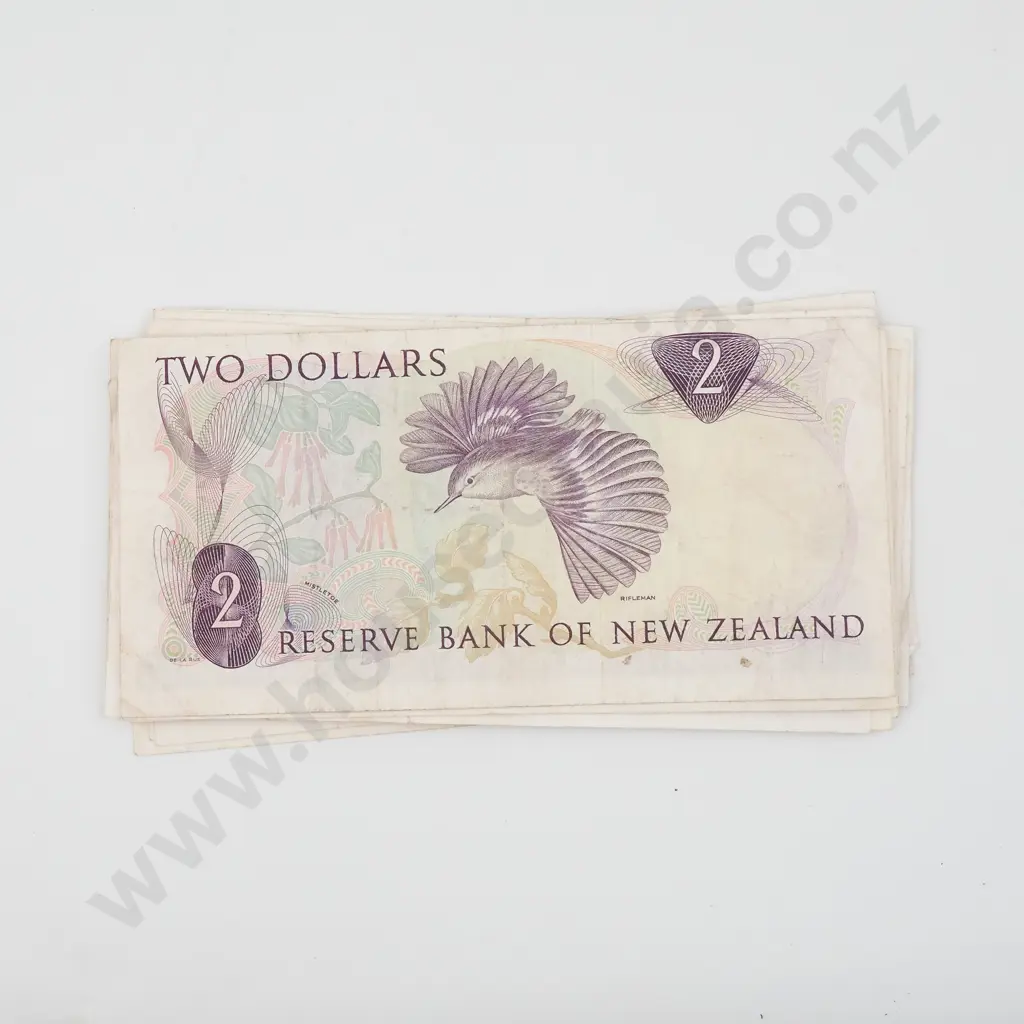 11 New Zealand Two Dollar Hardie Banknotes - Circulated  Image 1++