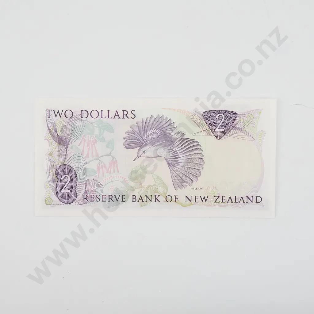 New Zealand AUNC Hardie Two Dollar Banknote - EEL Prefix  Image 1++