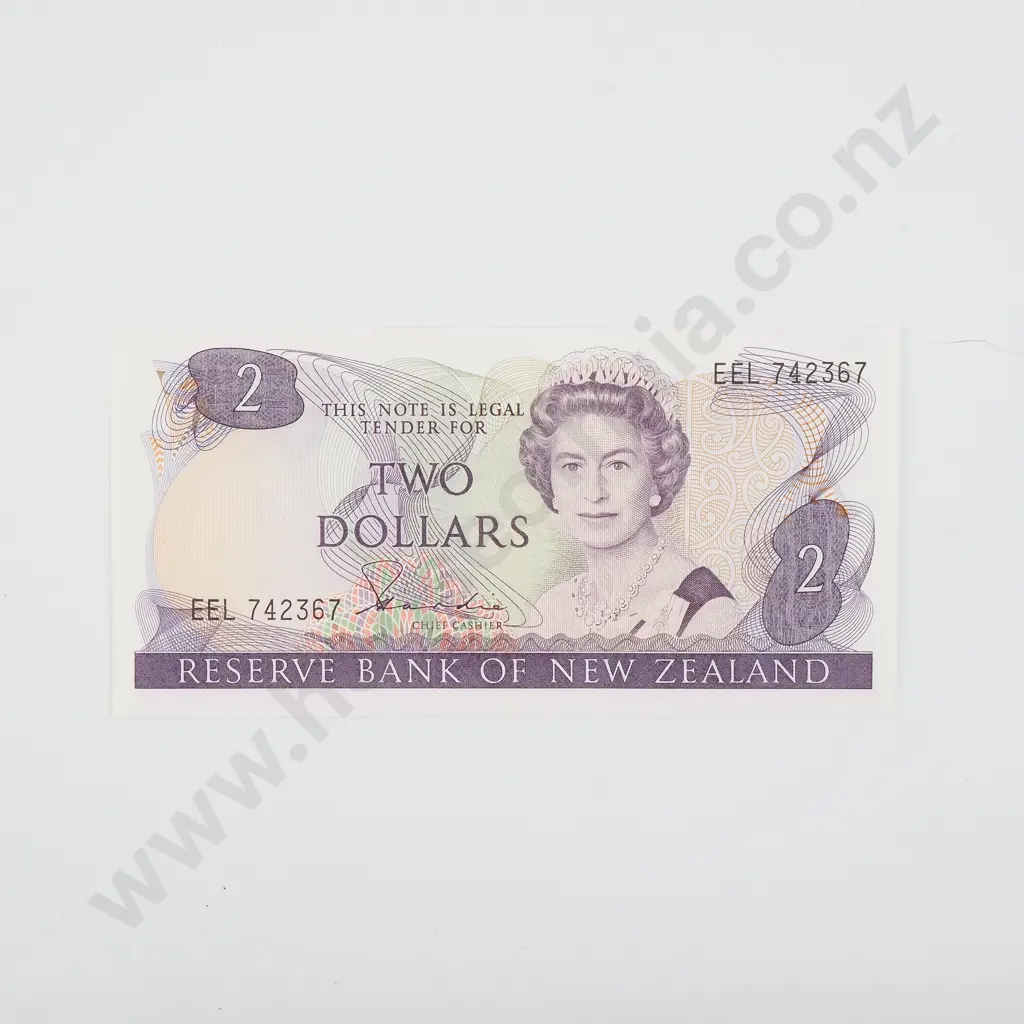 New Zealand AUNC Hardie Two Dollar Banknote - EEL Prefix  Image 1++