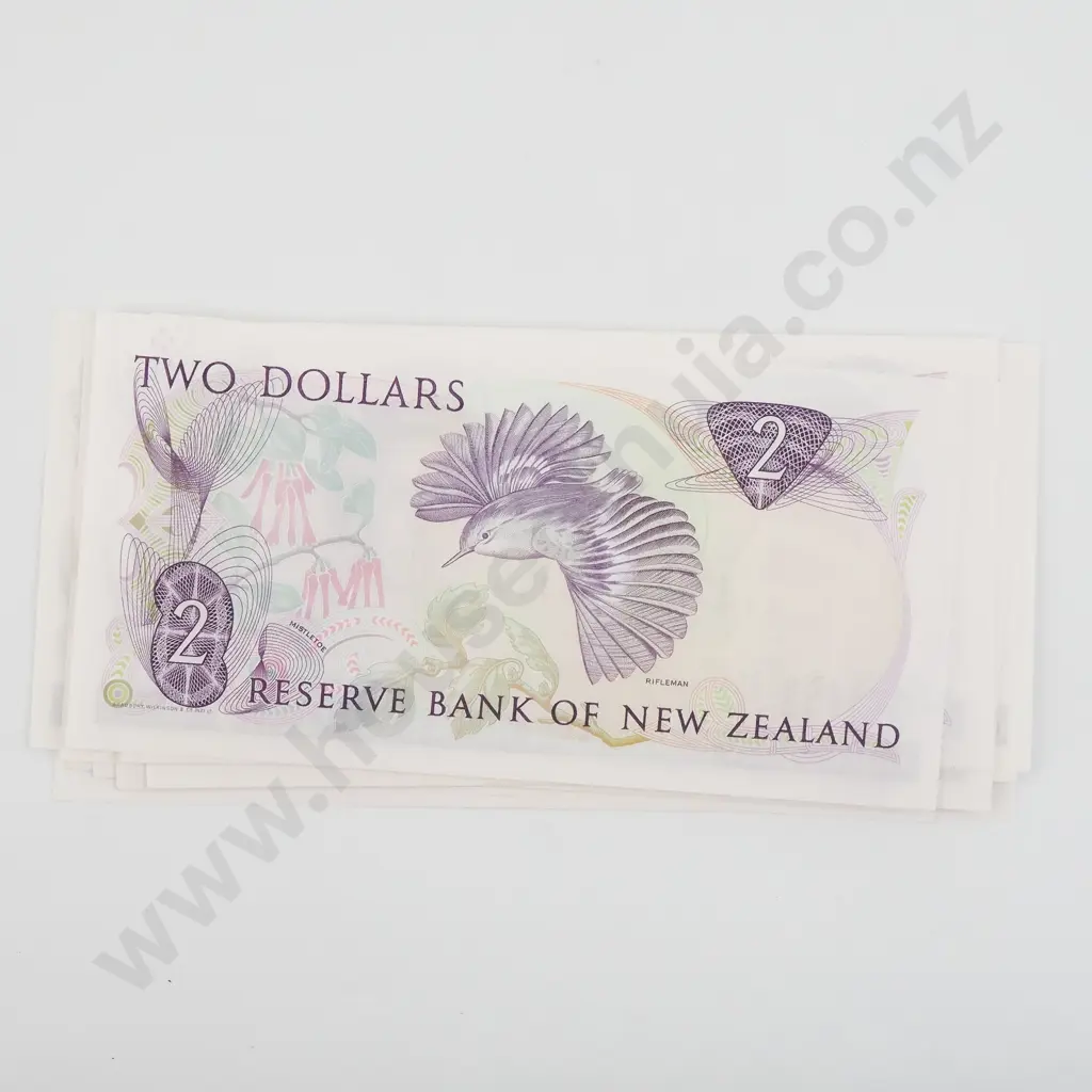 15 AUNC Hardie Two Dollar Banknotes - EA* Prefixes (Two Consecutive Pairs incl)  Image 1++