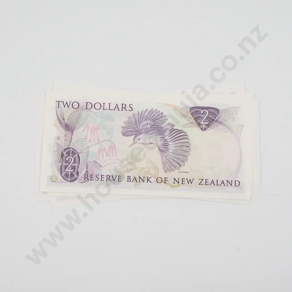 Seven New Zealand AUNC Two Dollar Hardie Banknotes - EAP Prefix Image 1++