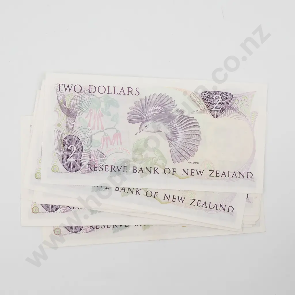 Assorted Lot of Nine Two Dollar Banknotes in Better Grades  Image 1++