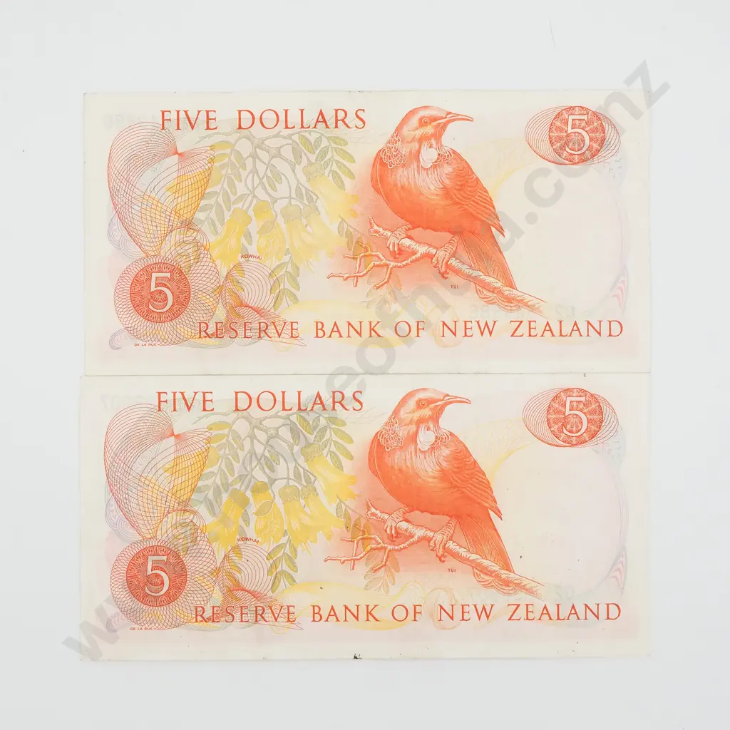 Two New Zealand Five Dollar Fleming Banknotes  Image 1++