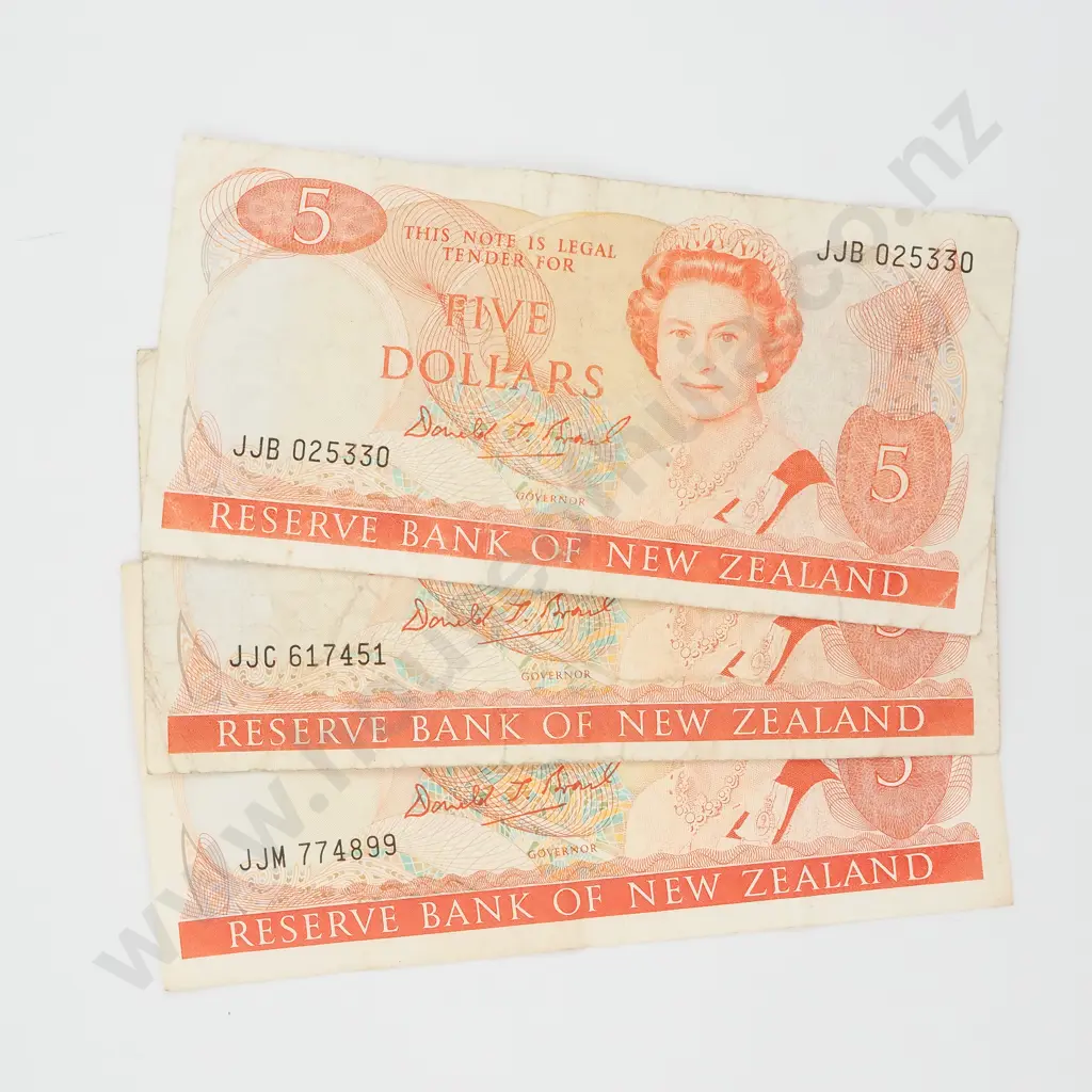 Three 5 Dollar Brash Banknotes - Circulated  Image 1++