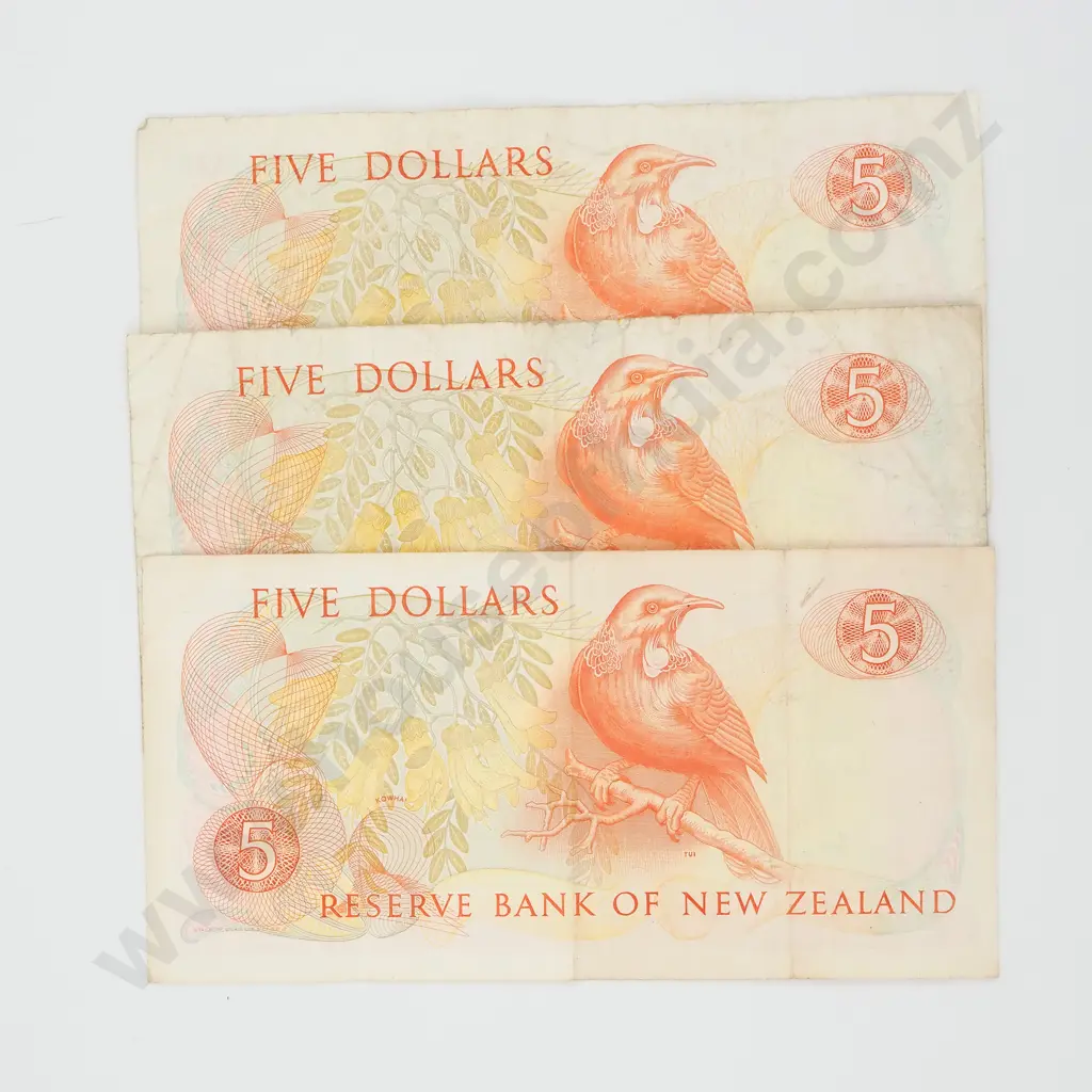 Three 5 Dollar Brash Banknotes - Circulated  Image 1++