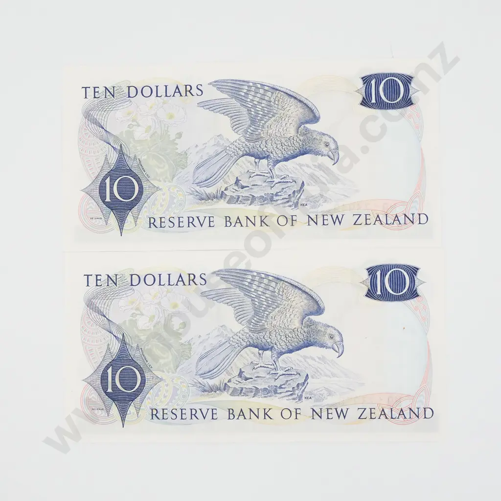 Two Consecutive New Zealand Ten Dollar Fleming Banknotes - Better Grades  Image 1++