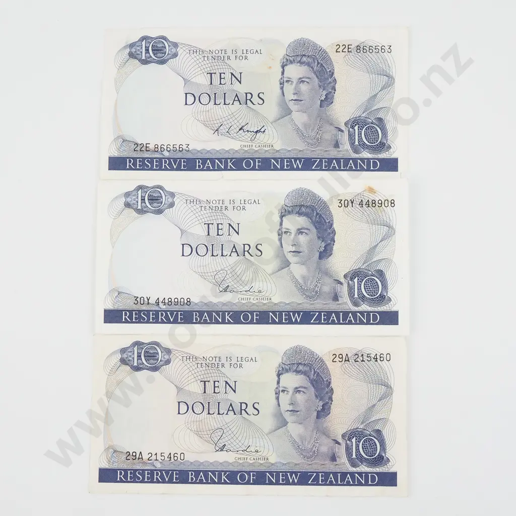 Three New Zealand Ten Dollar Banknotes - Two Hardie & One Knight Image 1++