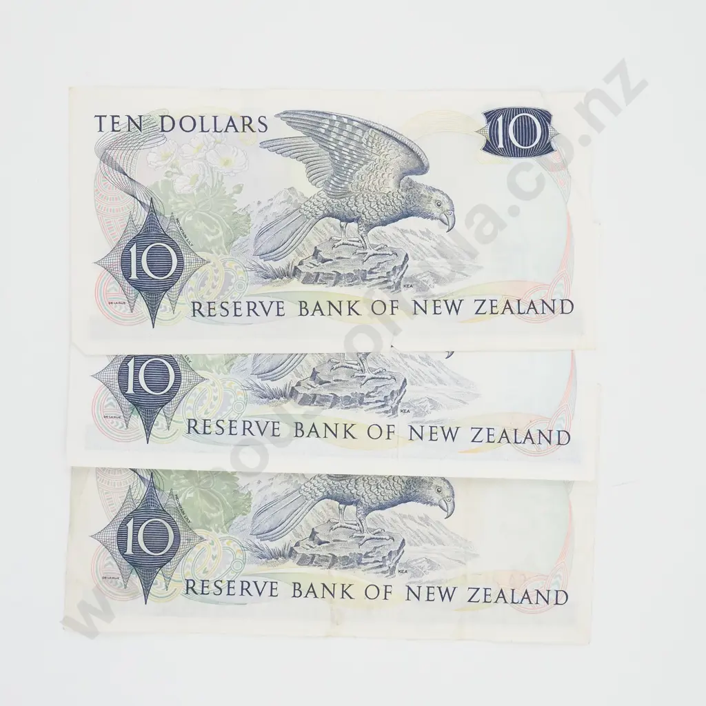 Three New Zealand Ten Dollar Banknotes - Two Hardie & One Knight Image 1++