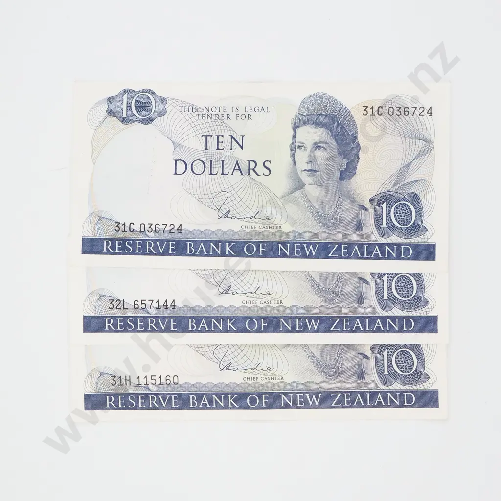 Three New Zealand Ten Dollar Hardie Banknotes  Image 1++
