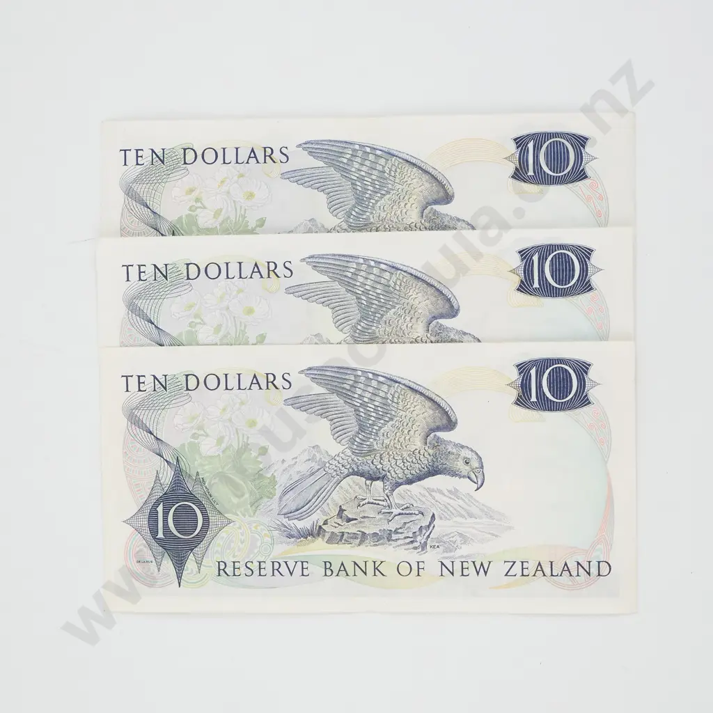 Three New Zealand Ten Dollar Hardie Banknotes  Image 1++