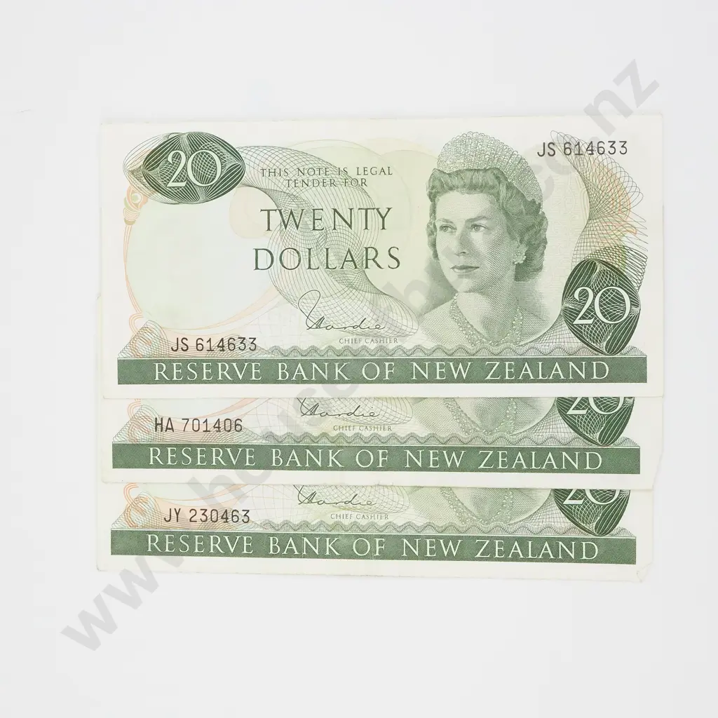Three New Zealand Hardie 20 Dollar Banknotes  Image 1++