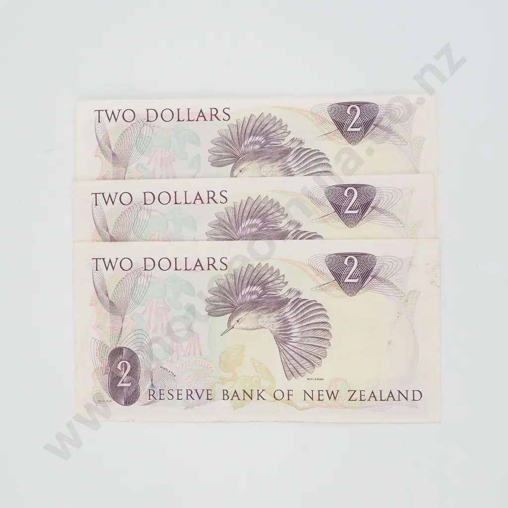 Three New Zealand Two Dollar Knight Star Banknotes  Image 1++