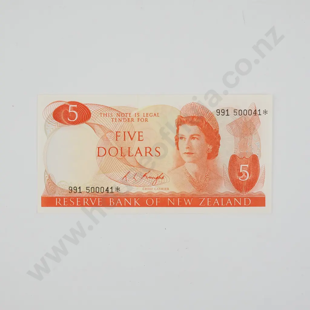 New Zealand Five Dollar Knight Star Banknote - AUNC Image 1++