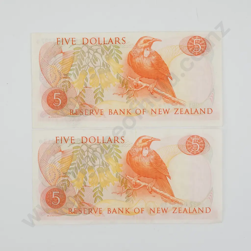 Two Consecutive Five Dollar Hardie Star Banknotes  Image 1++