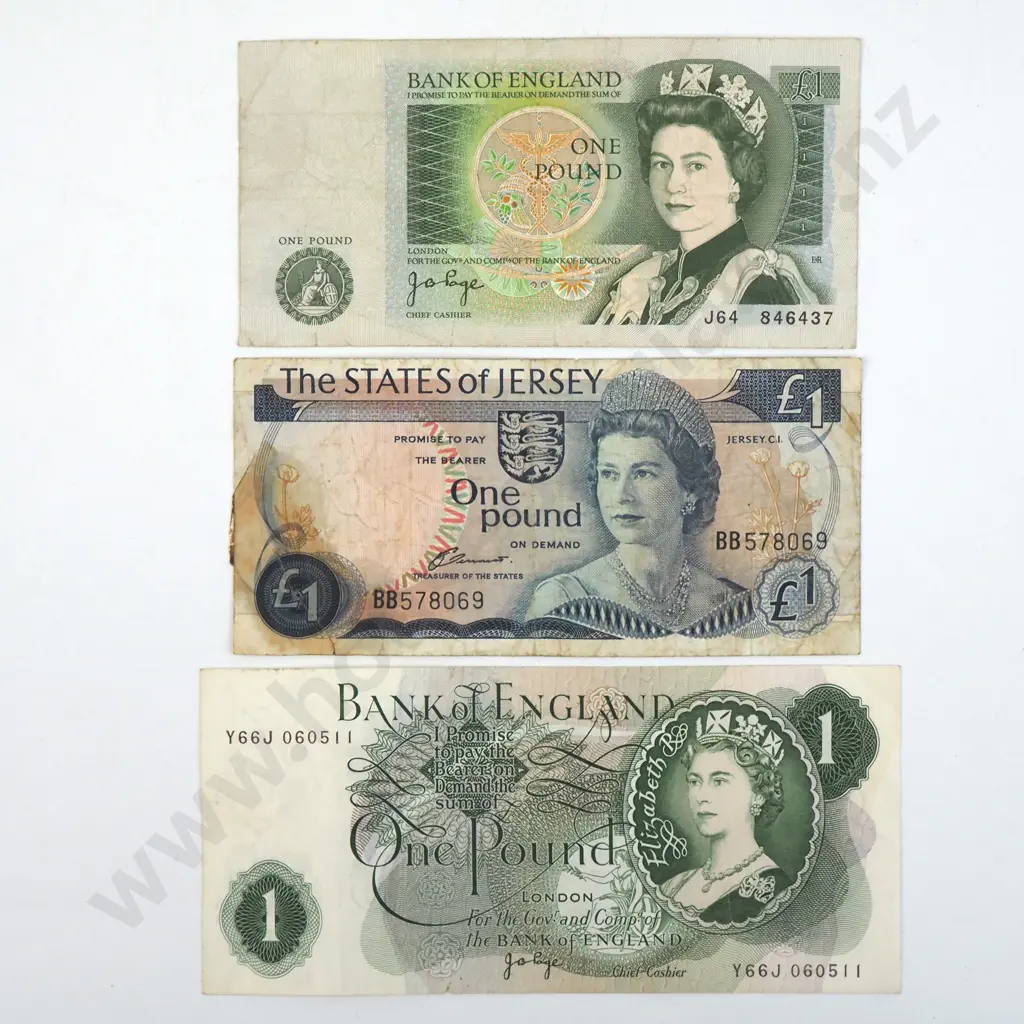 Three United Kingdom One Pound Banknotes  Image 1++