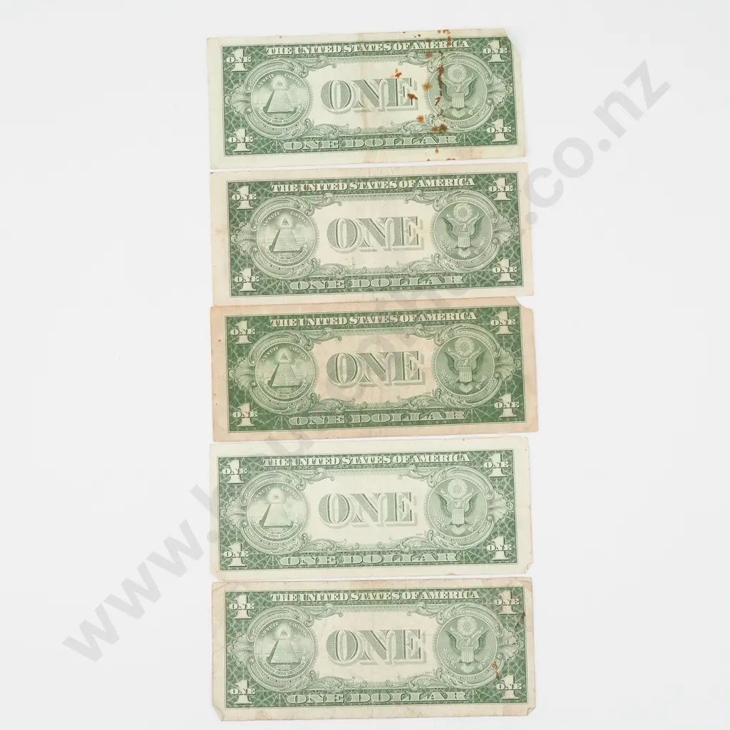 Five United States of America One Dollar Silver Certificate Banknotes  Image 1++