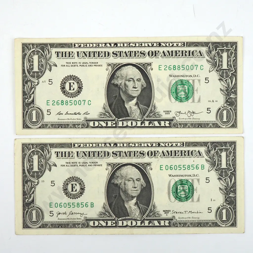 Two United States of America One Dollar Banknotes  Image 1++