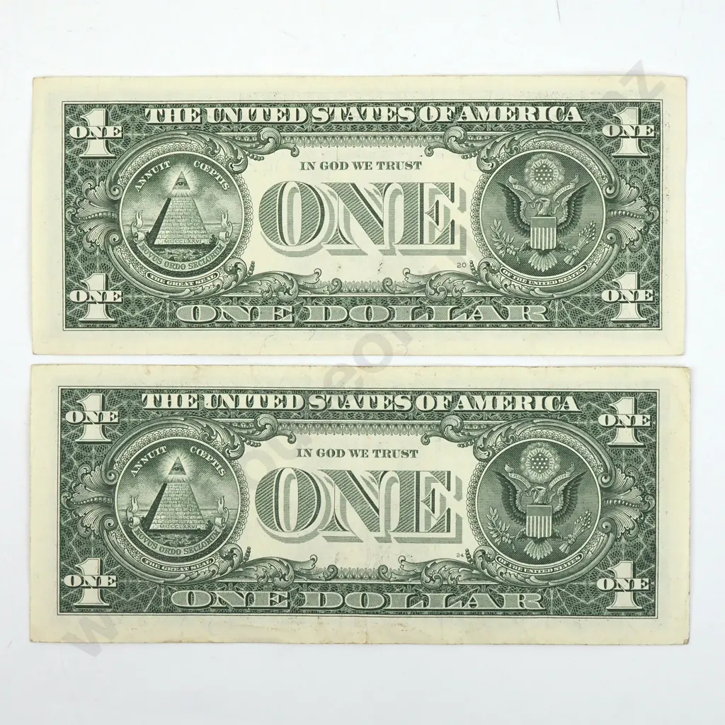 Two United States of America One Dollar Banknotes  Image 1++