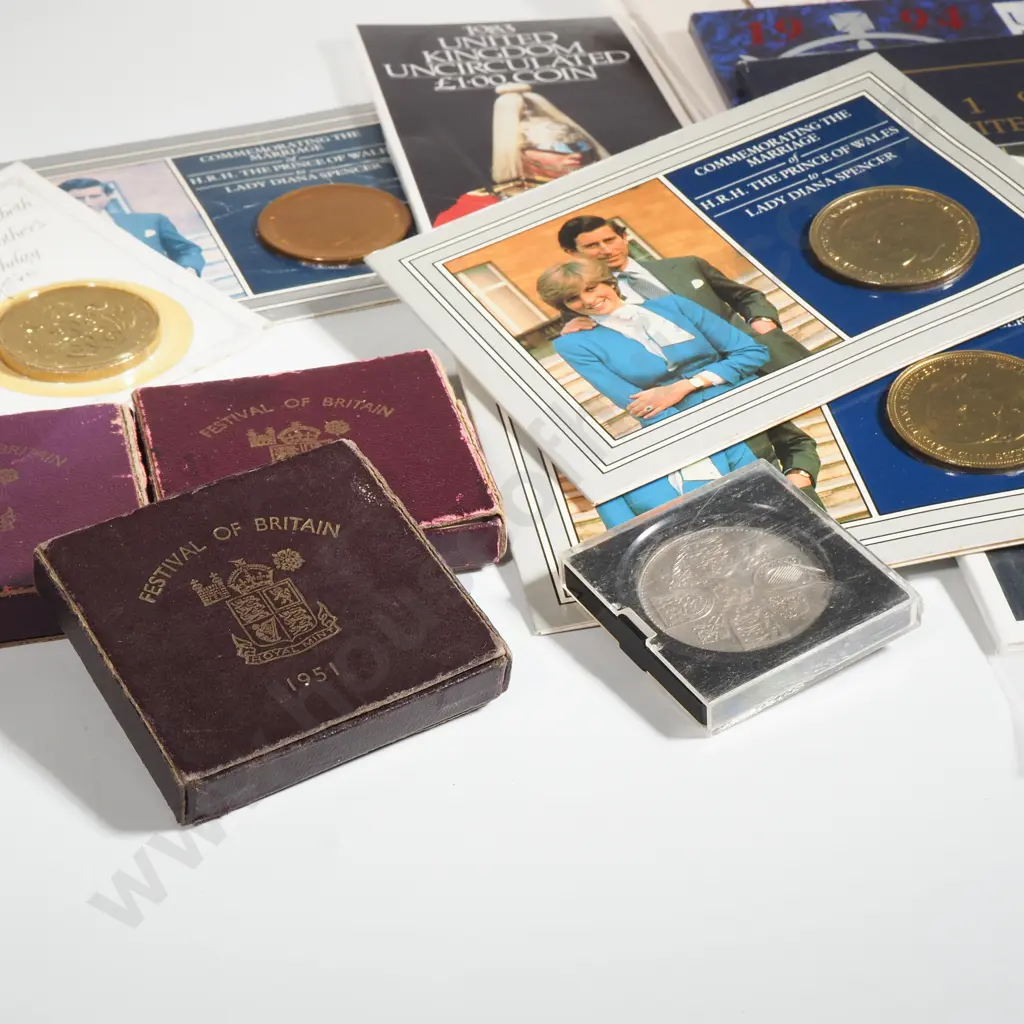 Five Great British Mint Sets / One Pound Pack & 9 Assorted Cupro Nickel Crowns  Image 1++