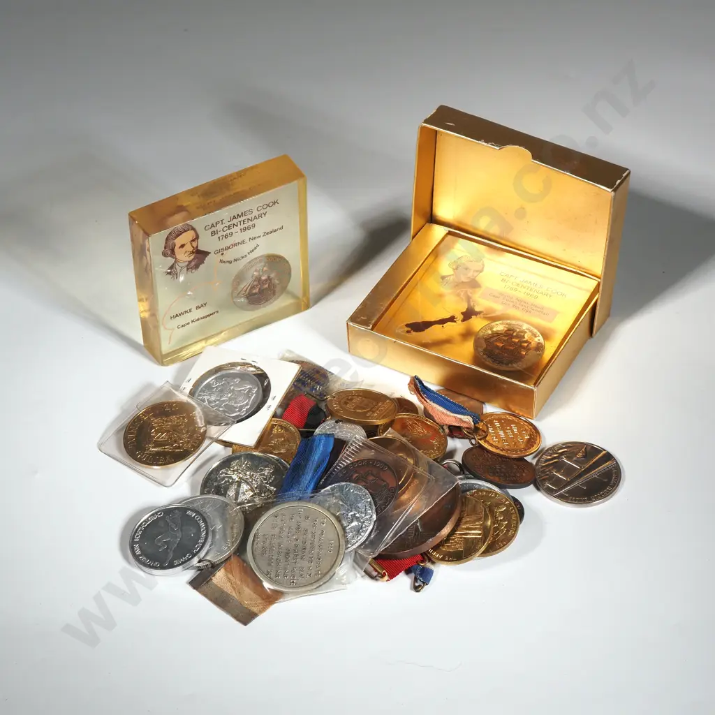 Assorted Vintage & Antique Commemorative Medals & Medallions  Image 1++