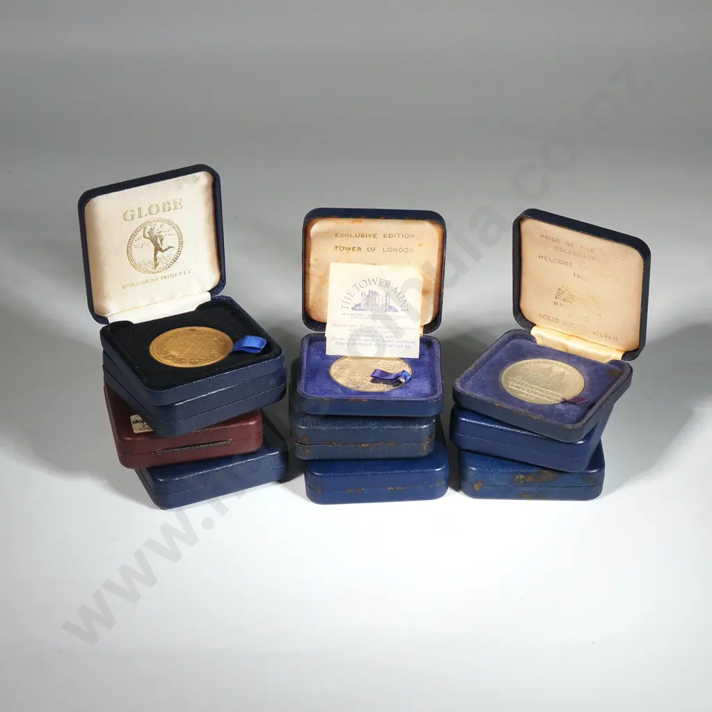 10 Cased Mainly English Commemorative Medallions  Image 1++