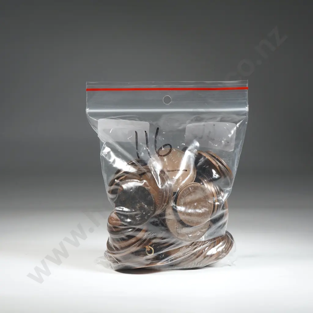 790 Grams of Assorted Copper Coinage - Mainly Commonwealth  Image 1++