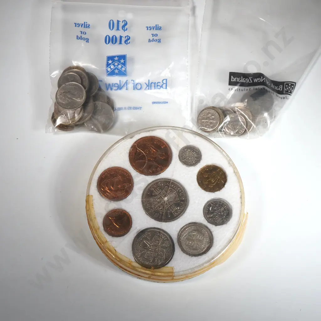 Assorted International Coinage Image 1++