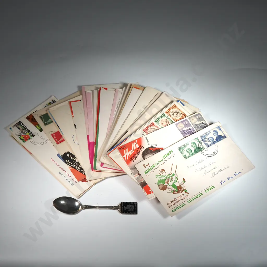 Assorted lot of First Day Covers - New Zealand Vintage  Image 1++