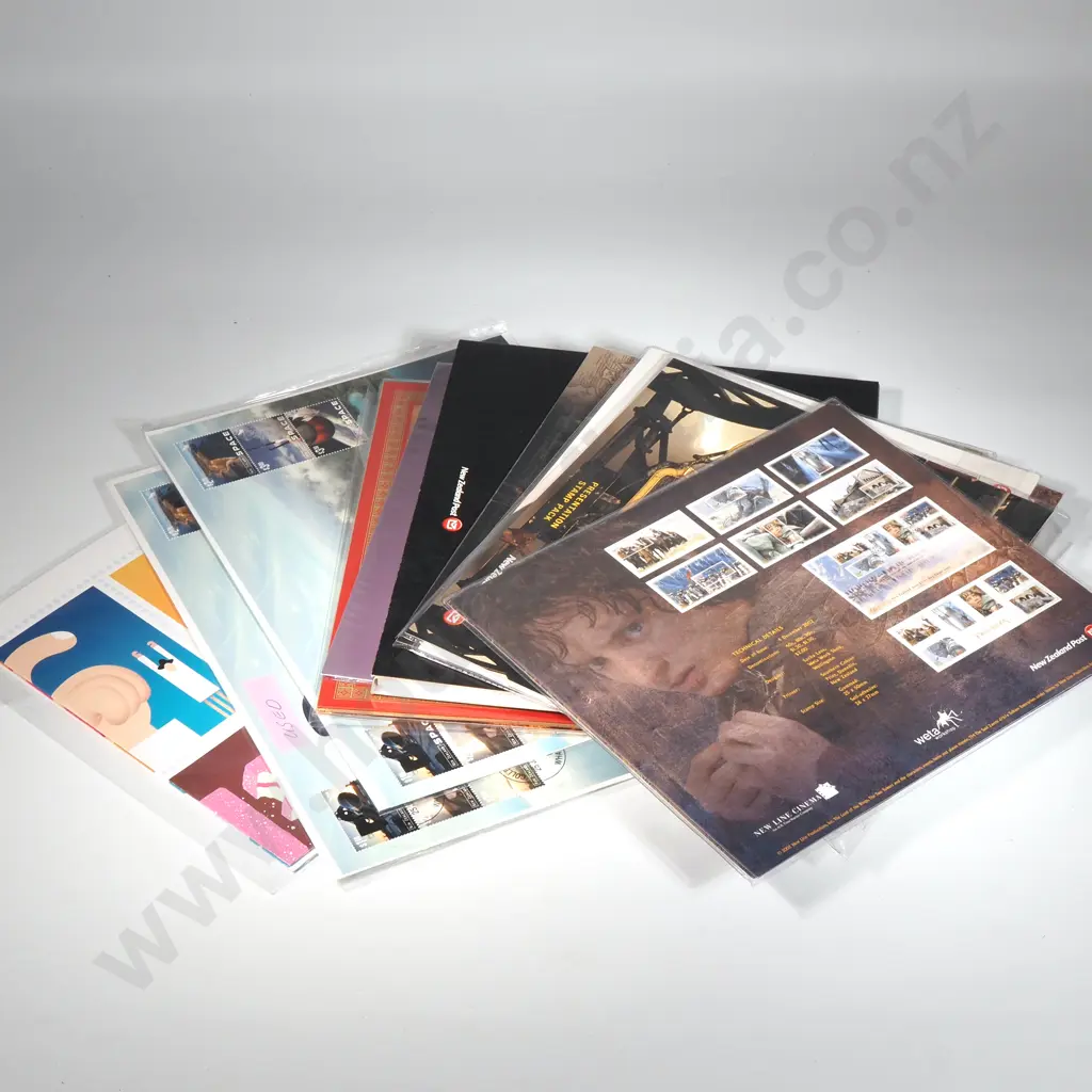 Assorted Lot of 10 New Zealand Post Presentation Packs  Image 1++