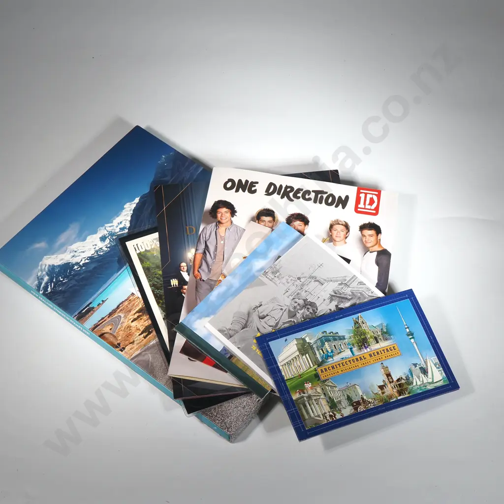 Assorted Lot of 5 New Zealand Post Presentation Packs + NZ Stories & Stamps 2021 & Two Australian Stamp Packs Image 1++