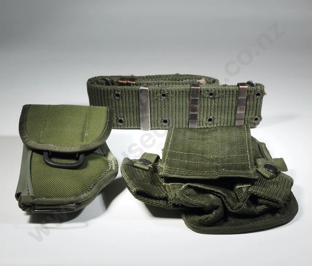 Pistol Belt w Bianchi UM84/92 Universal Military Holster & Tactical Pouch Image 1++