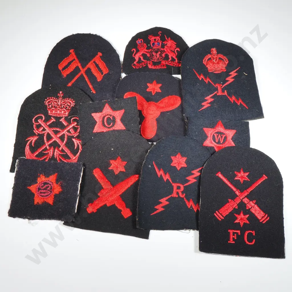 Bag of red Navy badges Image 1++