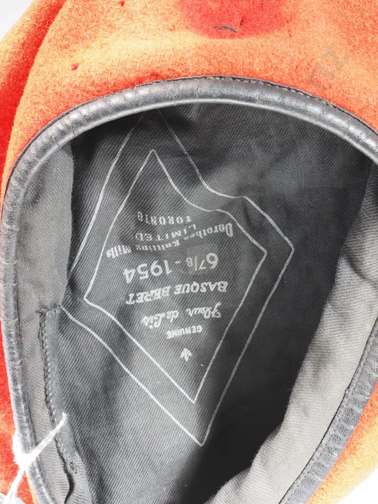 1954 Issue Canadian Military Beret w Mothing Image 1++