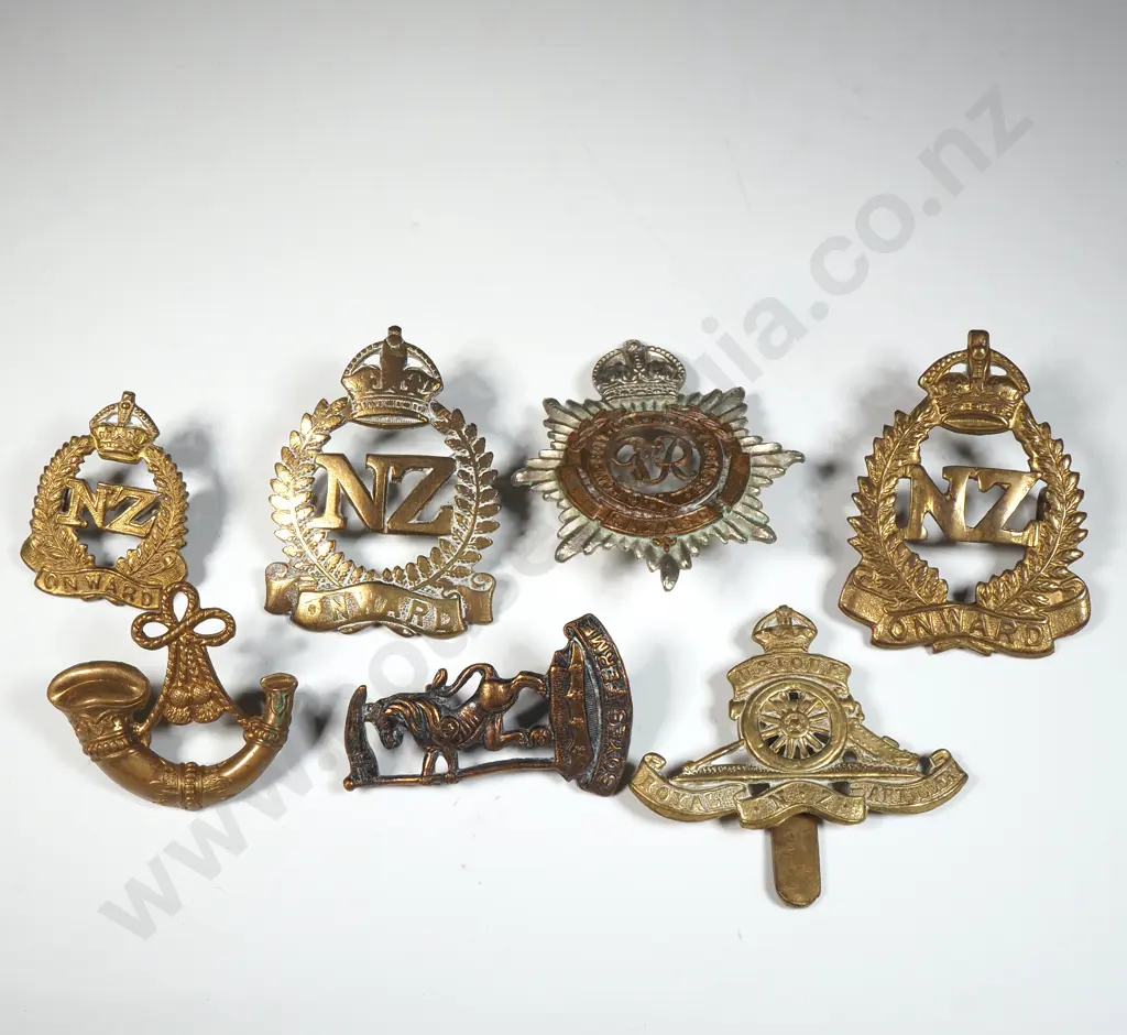 Assorted WW1/2 New Zealand Badges Image 1++