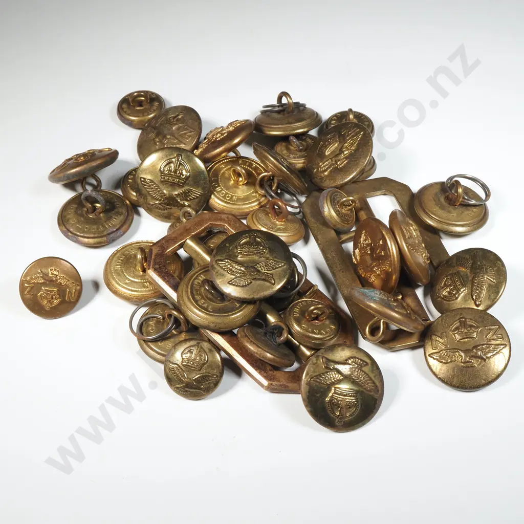 Assorted Lot of Airforce Buttons & a Belt Buckle. Image 1++