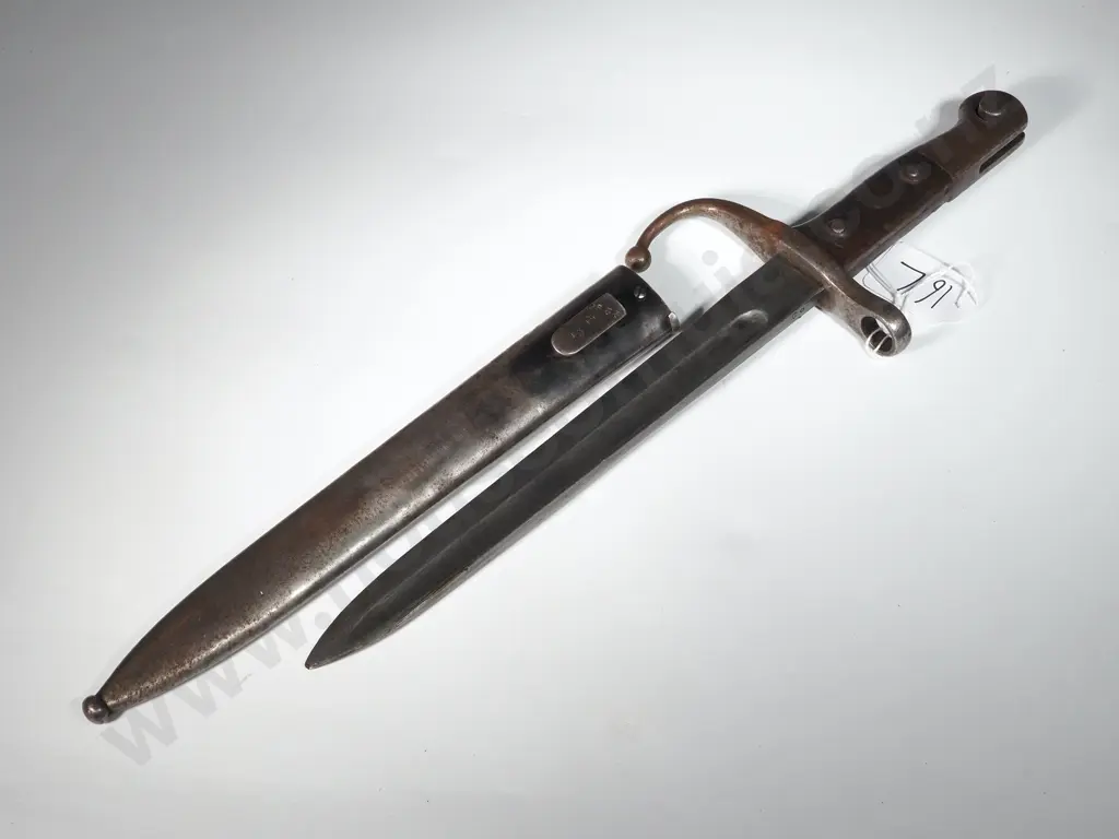 European Style Bayonet & Scabbard. Image 1++
