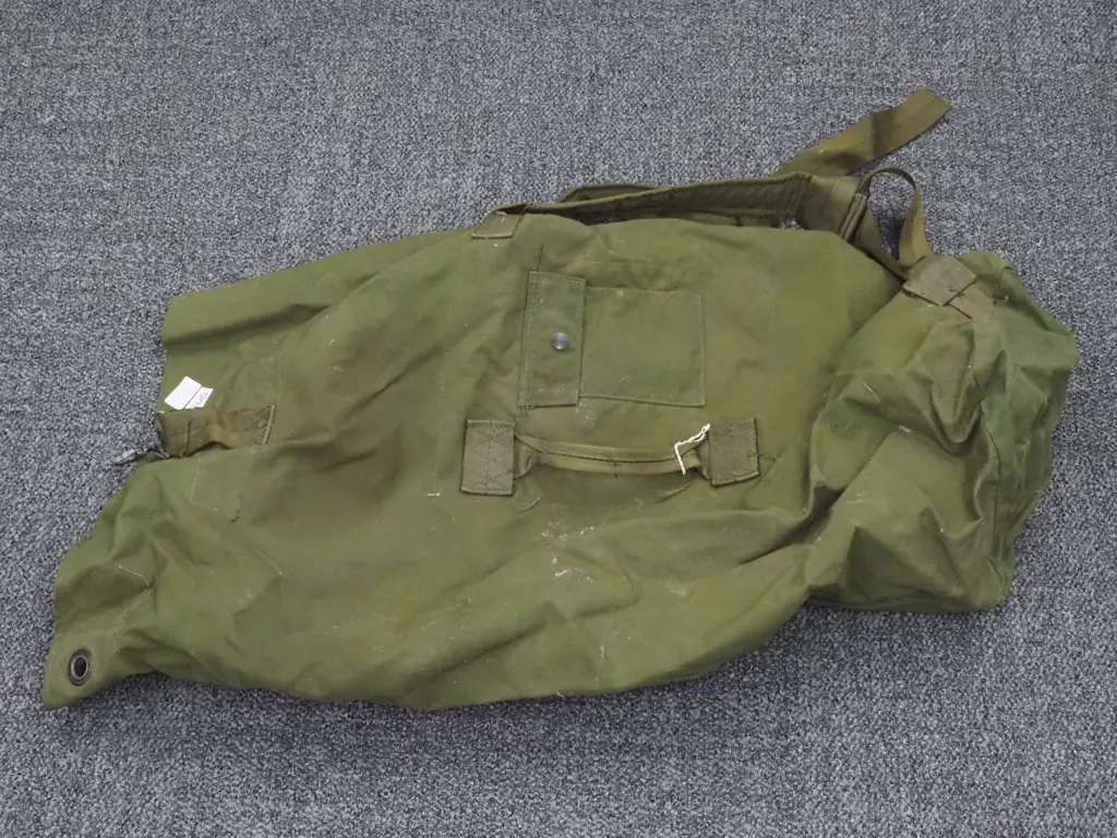 Nylon Military Kit Bag Image 1++