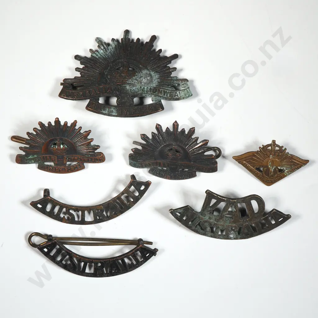 Assorted lot of Australian Cap & Collar Badges Image 1++