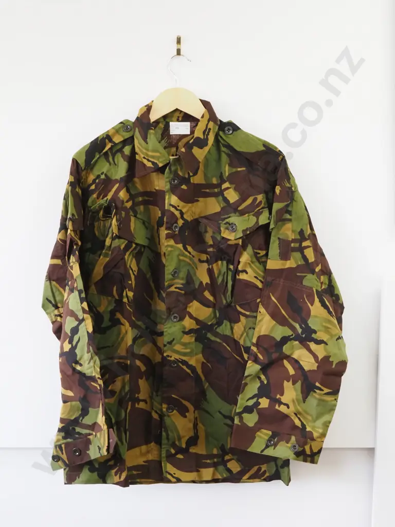 New Zealand Military Two OS DPM Shirts & One Cargo Trouser 88R Image 1++