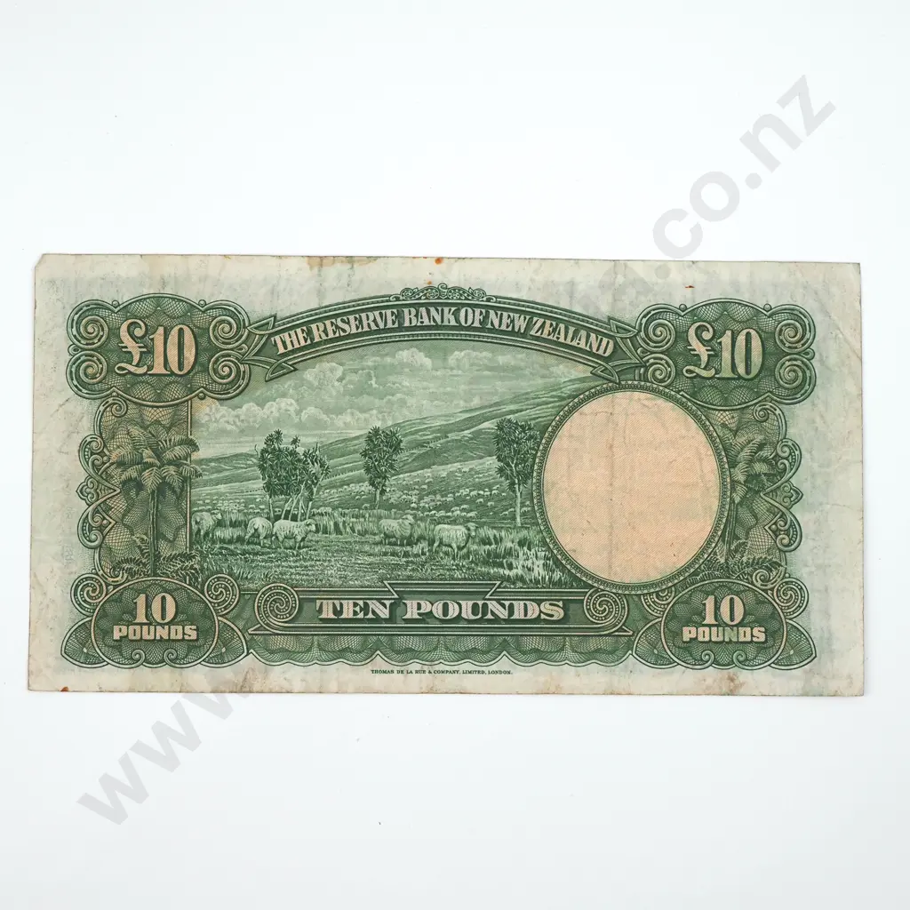New Zealand Ten Pound Hanna Banknote - First Prefix - Circulated Condition  Image 1++